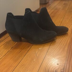 Guess size 9 suede booies